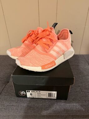 adidas NMD R1 Sneakers